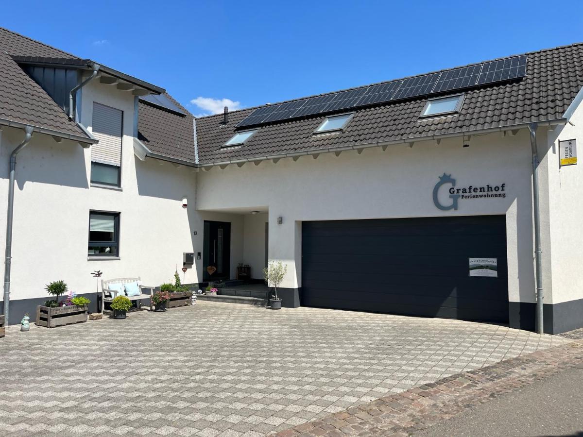 Weingut Grafenhof Lägenhet Heuchelheim-Klingen Exteriör bild