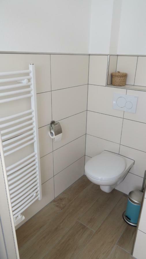 Weingut Grafenhof Lägenhet Heuchelheim-Klingen Exteriör bild